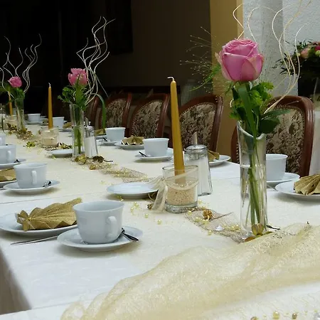 Hotel & Garkueche 3*